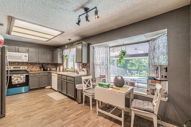 2110 Cold Springs Drive, Arlington, TX 76017