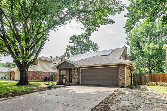 2110 Cold Springs Drive, Arlington, TX 76017