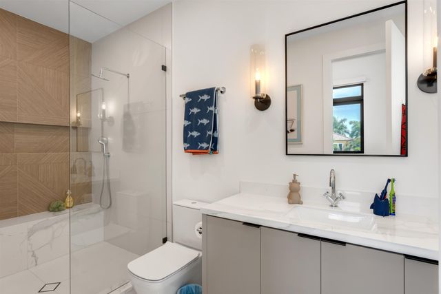 2420 NE 48th Street, Lighthouse Point, FL 33064