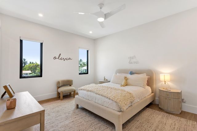 2420 NE 48th Street, Lighthouse Point, FL 33064