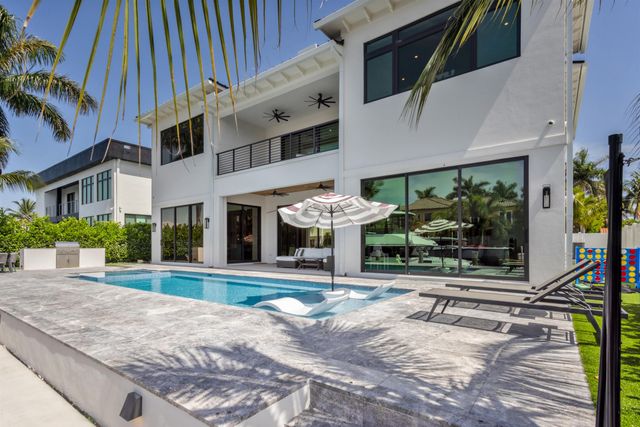 2420 NE 48th Street, Lighthouse Point, FL 33064