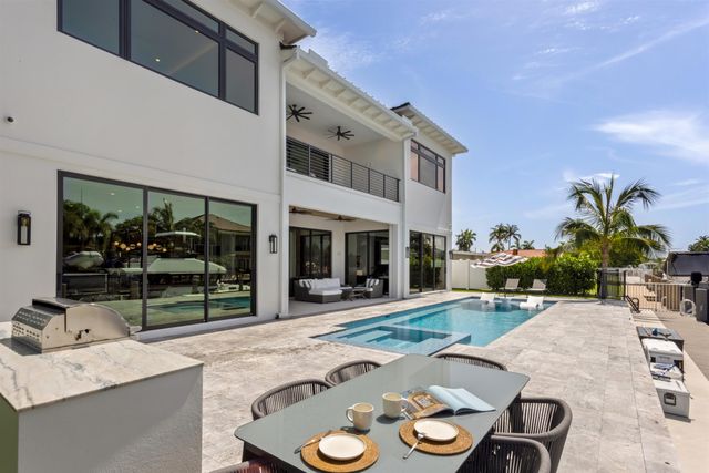 2420 NE 48th Street, Lighthouse Point, FL 33064