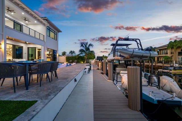 2420 NE 48th Street, Lighthouse Point, FL 33064