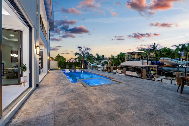 2420 NE 48th Street, Lighthouse Point, FL 33064