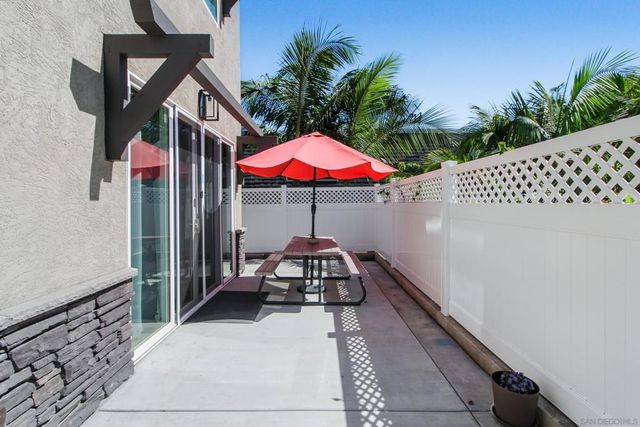 2114 Felspar, San Diego, CA 92109