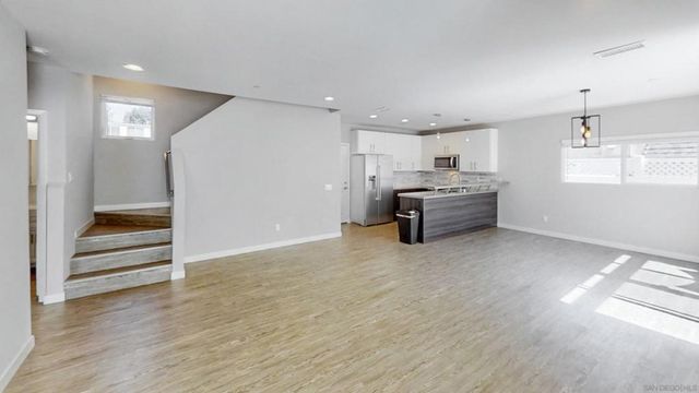 2114 Felspar, San Diego, CA 92109