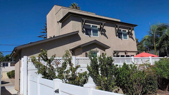 2114 Felspar, San Diego, CA 92109