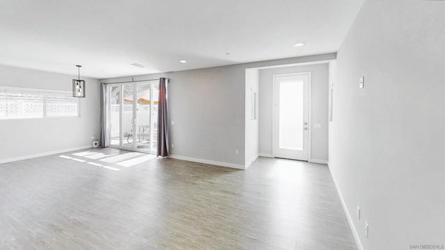 2114 Felspar, San Diego, CA 92109