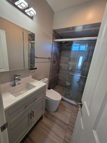 2114 Felspar, San Diego, CA 92109