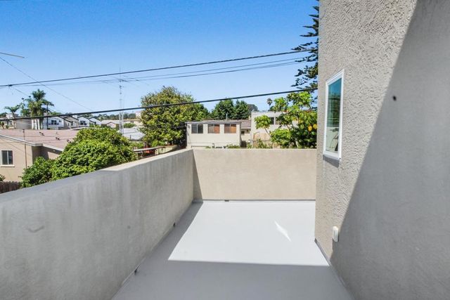2114 Felspar, San Diego, CA 92109