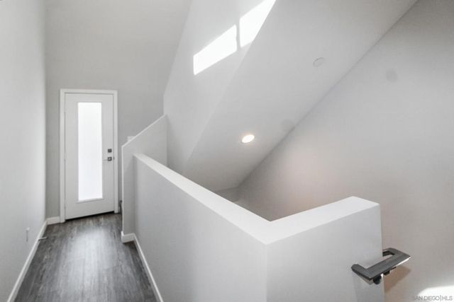 2114 Felspar, San Diego, CA 92109