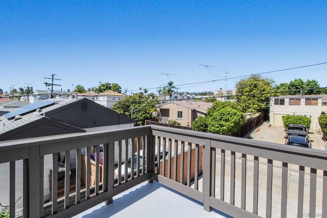 2114 Felspar, San Diego, CA 92109