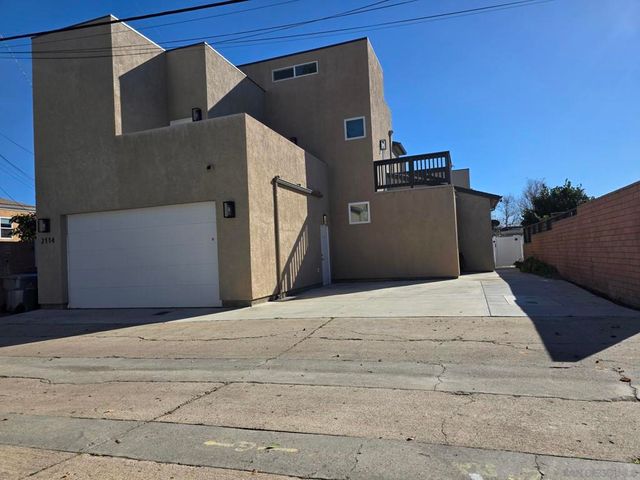2114 Felspar, San Diego, CA 92109