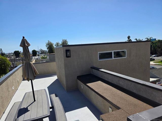 2114 Felspar, San Diego, CA 92109