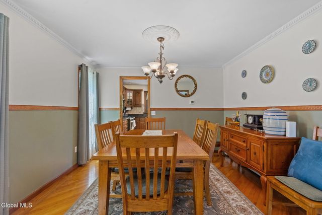 6 Wayto Lane, Clifton Park, NY 12019