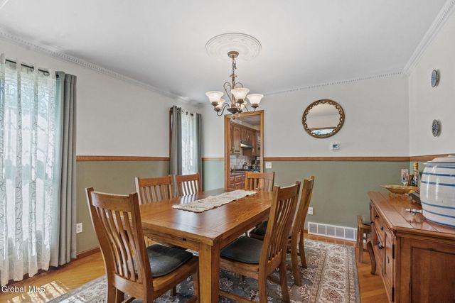 6 Wayto Lane, Clifton Park, NY 12019