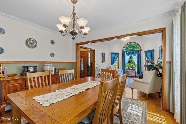 6 Wayto Lane, Clifton Park, NY 12019