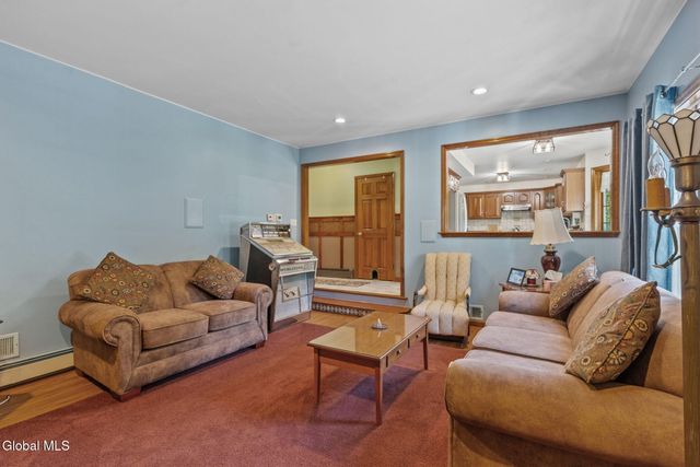 6 Wayto Lane, Clifton Park, NY 12019