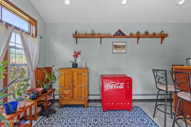 6 Wayto Lane, Clifton Park, NY 12019