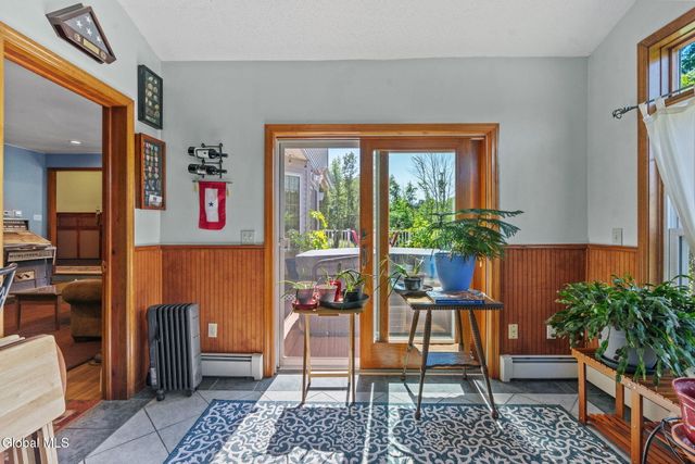 6 Wayto Lane, Clifton Park, NY 12019