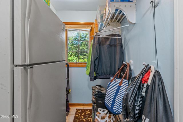 6 Wayto Lane, Clifton Park, NY 12019