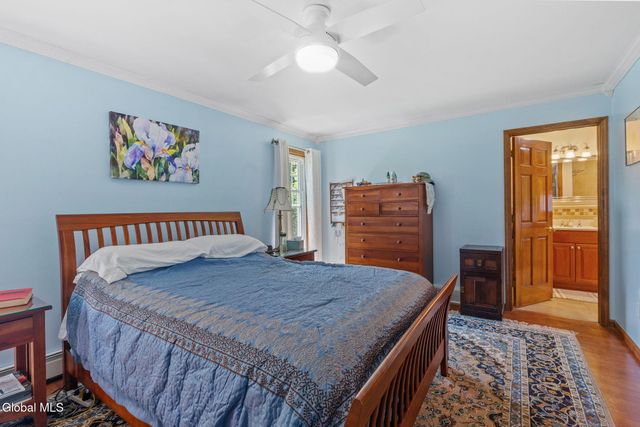 6 Wayto Lane, Clifton Park, NY 12019