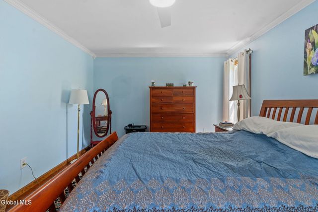 6 Wayto Lane, Clifton Park, NY 12019