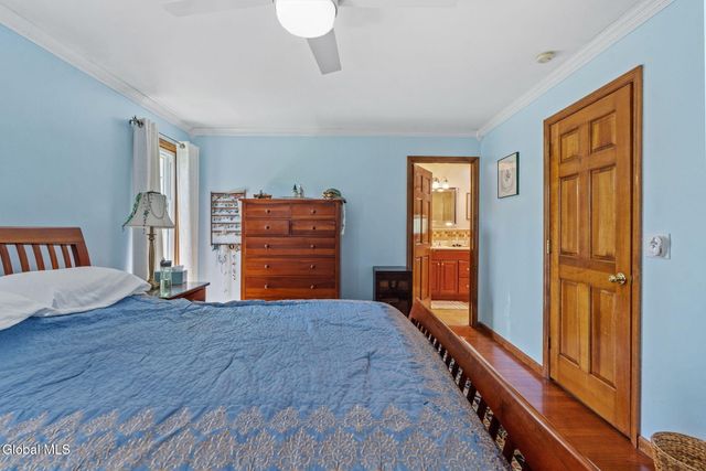 6 Wayto Lane, Clifton Park, NY 12019