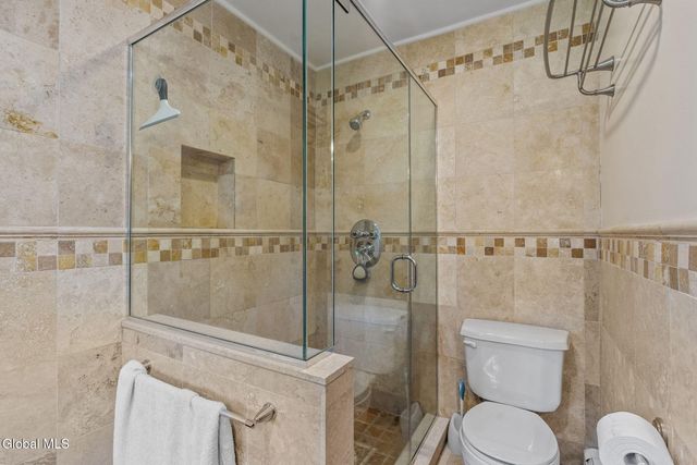 6 Wayto Lane, Clifton Park, NY 12019