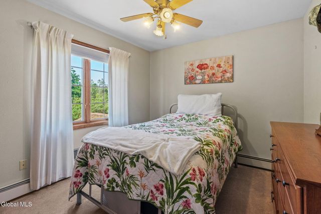 6 Wayto Lane, Clifton Park, NY 12019