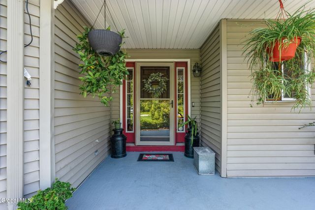 6 Wayto Lane, Clifton Park, NY 12019