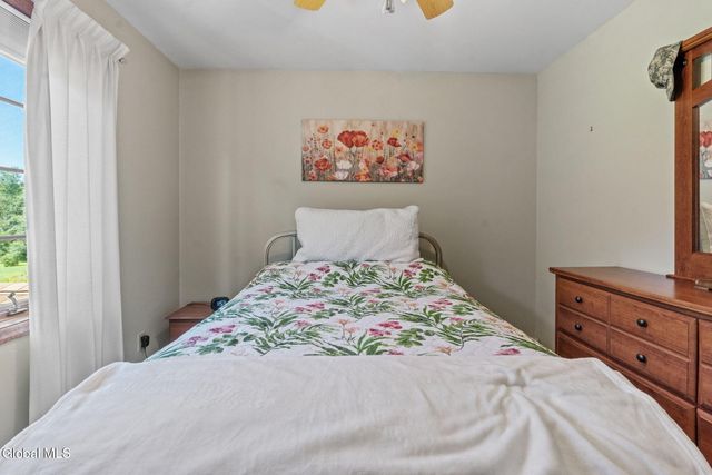 6 Wayto Lane, Clifton Park, NY 12019