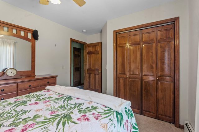 6 Wayto Lane, Clifton Park, NY 12019