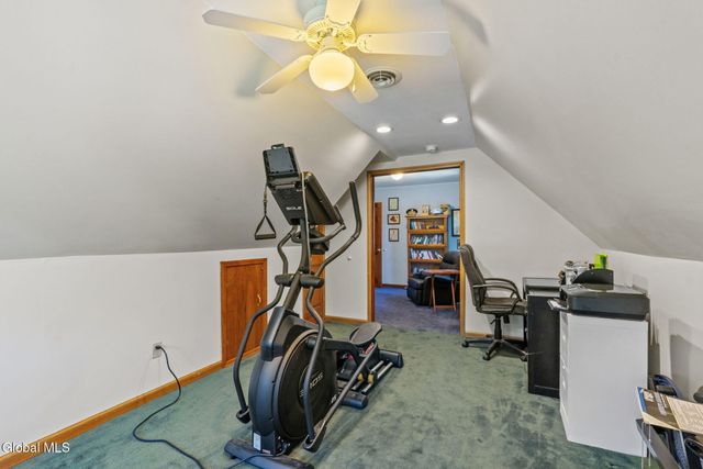 6 Wayto Lane, Clifton Park, NY 12019