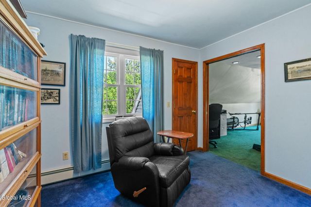 6 Wayto Lane, Clifton Park, NY 12019