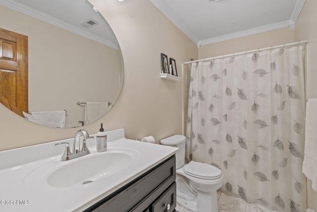 6 Wayto Lane, Clifton Park, NY 12019