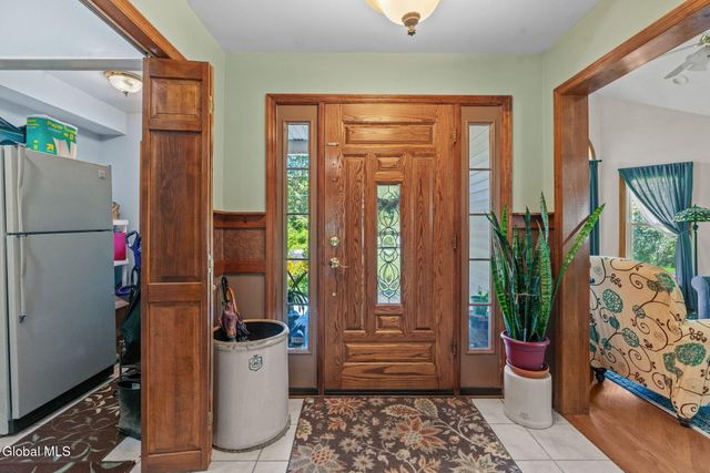 6 Wayto Lane, Clifton Park, NY 12019