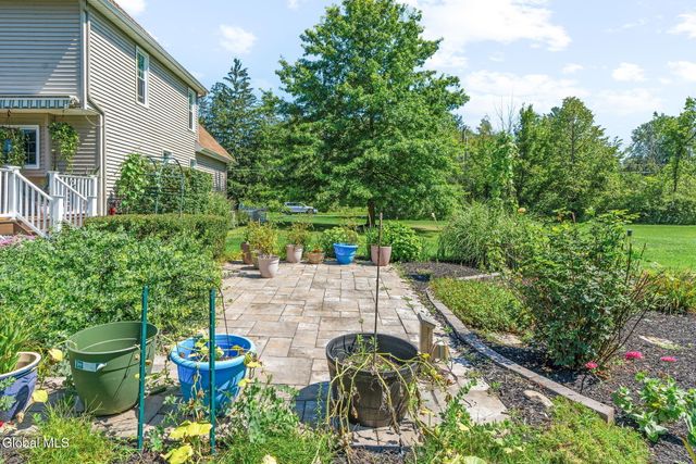 6 Wayto Lane, Clifton Park, NY 12019