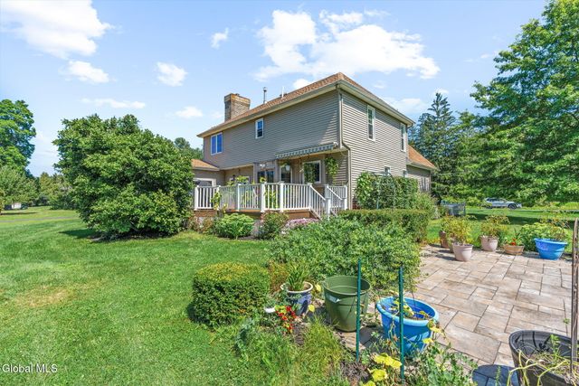 6 Wayto Lane, Clifton Park, NY 12019