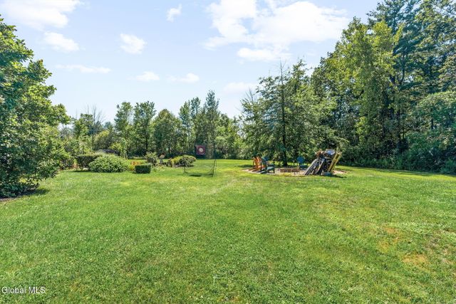 6 Wayto Lane, Clifton Park, NY 12019