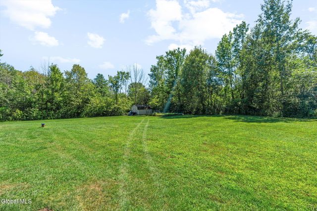 6 Wayto Lane, Clifton Park, NY 12019