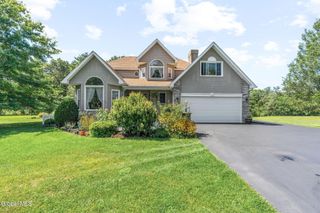6 Wayto Lane, Clifton Park, NY 12019