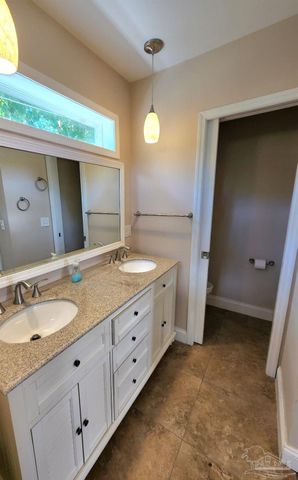 206 Berry Rd, Pensacola, FL 32507