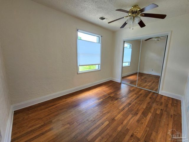 206 Berry Rd, Pensacola, FL 32507