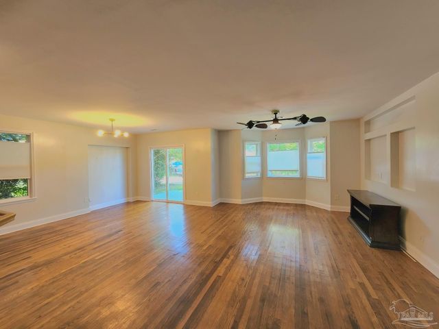 206 Berry Rd, Pensacola, FL 32507