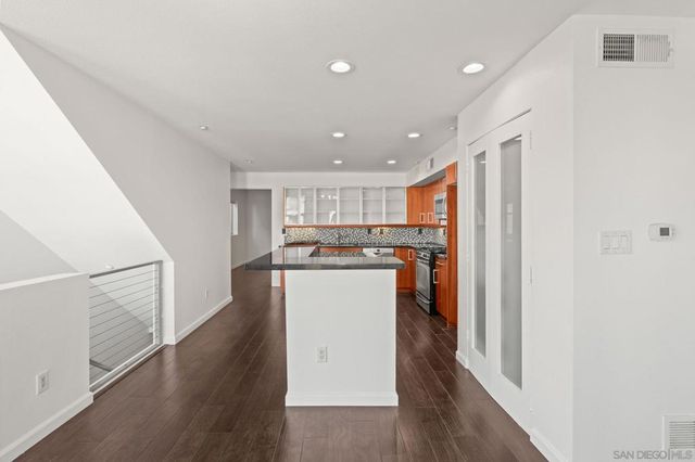 1704 National, San Diego, CA 92113