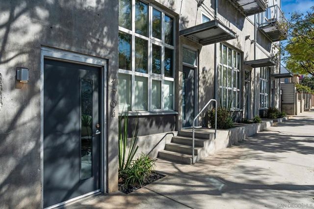 1704 National, San Diego, CA 92113