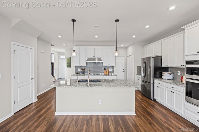 43235 Heron Drive, Novi, MI 48375