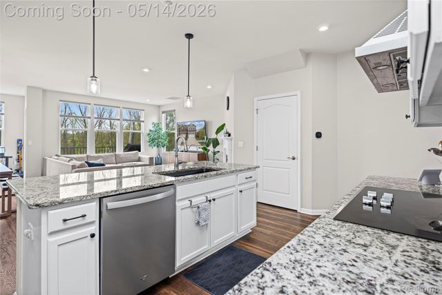 43235 Heron Drive, Novi, MI 48375