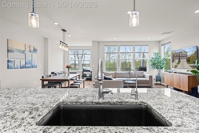 43235 Heron Drive, Novi, MI 48375